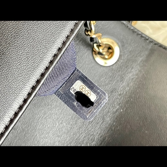 AUTH CHANEL 19K CC Mania Small Flap Bag BLACK/GOLD Full Set RECEIPT - Picture 5 of 12